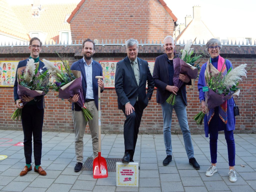 prijsuitreiking-NK-Tegelwippen-Duin-en-Bollenstreek