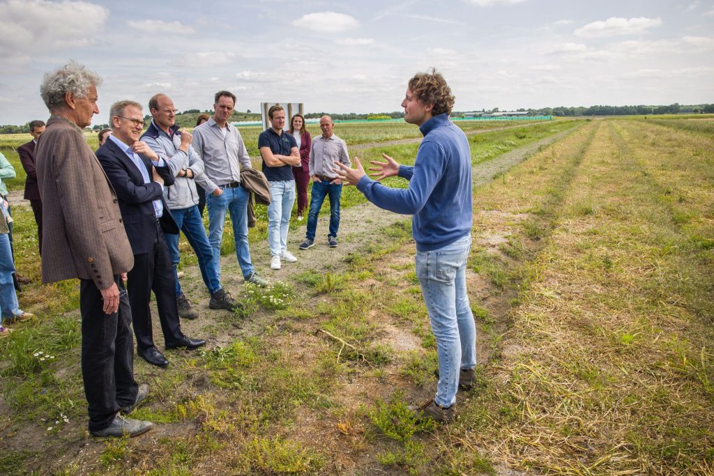 Allan-Visser-Bezoek-Minister-OCW-Ecologisch-Proefveld-greenport