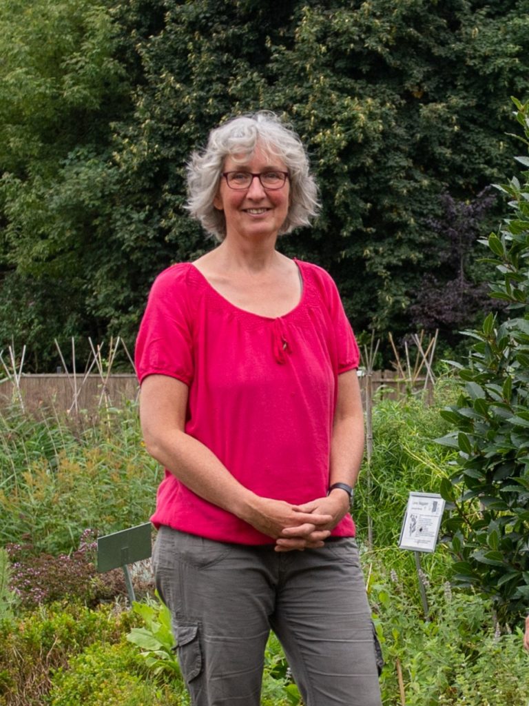 Anne-Marie-van-Dam-kennismakelaar-geenport-duin-en-bollenstreek